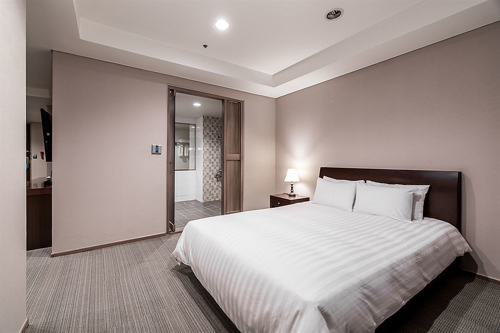 New Hilltop Hotel Séoul Extérieur photo